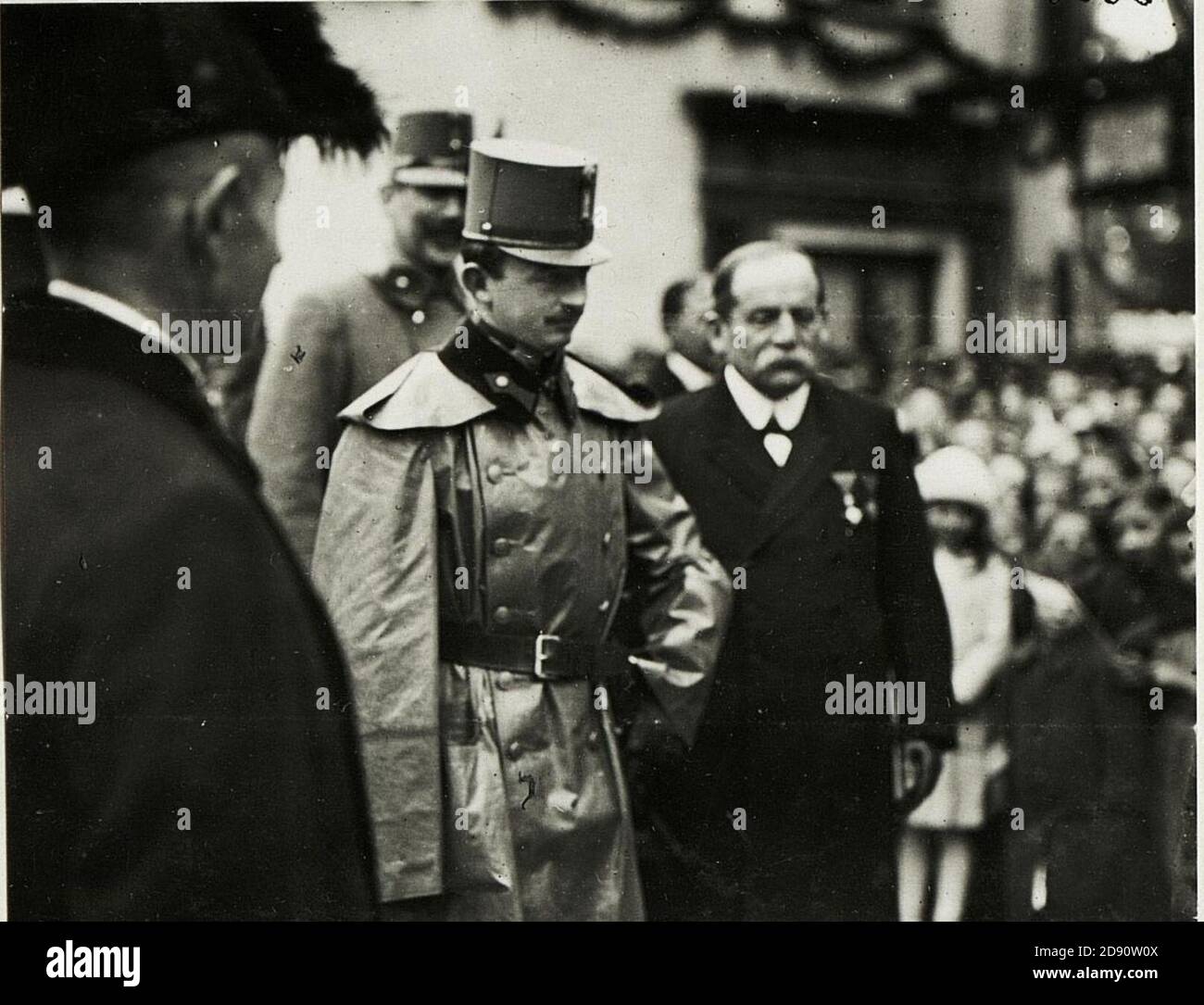 Kaiser Karl i, Besuch in Pergine, Empfang der Zivilbevölkerung. Foto Stock