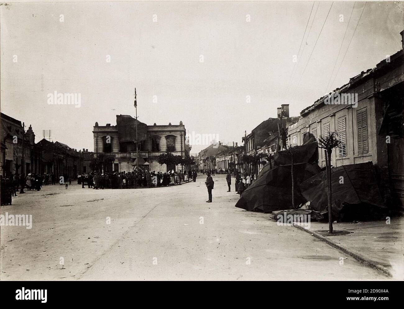 Kaiser Karl I. und Kaiserin Zita besuchen das am 21.5.1917 von einem Brand zerstörte Gyöngyös am 23.5.1917 Foto Stock