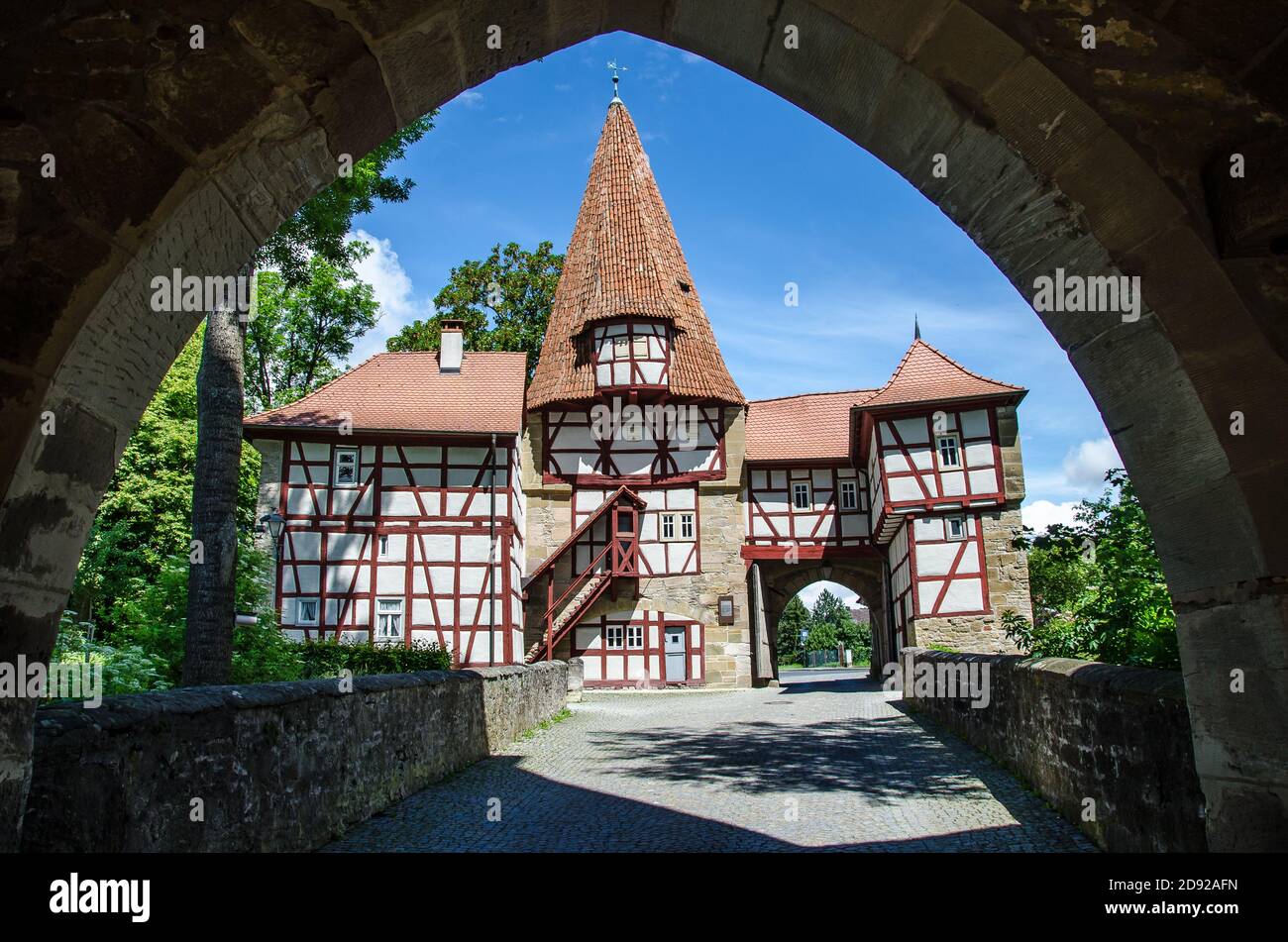 Iphofen si trova nel distretto di Kitzingen, in Baviera, nel Regierungsbezirk di Unterfranken. Si trova a 9 km a sud-est di Kitzingen Foto Stock