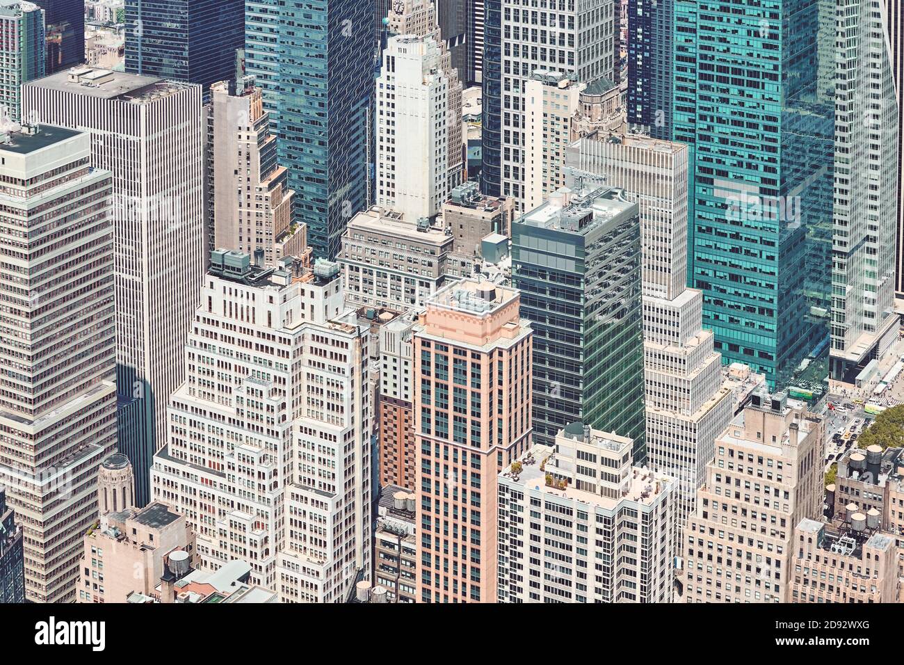 Vista aerea della variegata architettura di New York City, colori applicati, Stati Uniti. Foto Stock