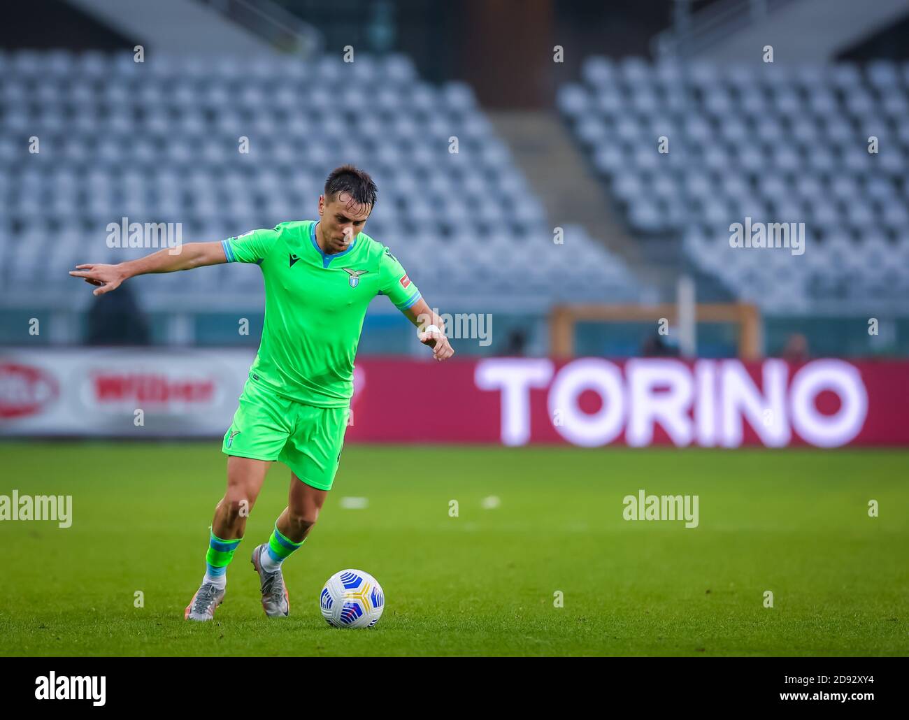 Torino, Italia. 1 novembre 2020. Patric della SS Lazio durante la Serie A 2020/21 tra Torino FC vs SS Lazio allo Stadio Olimpico Grande Torino, Torino, Italia il 01 novembre 2020 - Foto Fabrizio Carabelli/LM Credit: Fabrizio Carabelli/LPS/ZUMA Wire/Alamy Live News Foto Stock