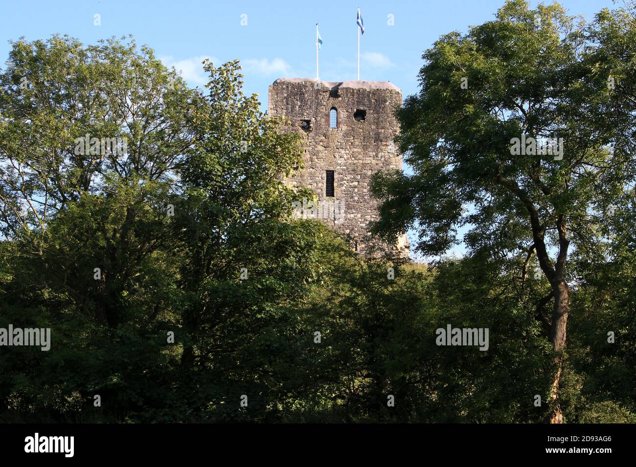 Castello di Dundonald, Dundonald, Kilmarnock, Ayrshire, Scozia UK. UNA torre fortificata risalente al XIV secolo, situata in cima a una collina, ospita rovine con un centro visitatori e una mostra storica. Foto Stock