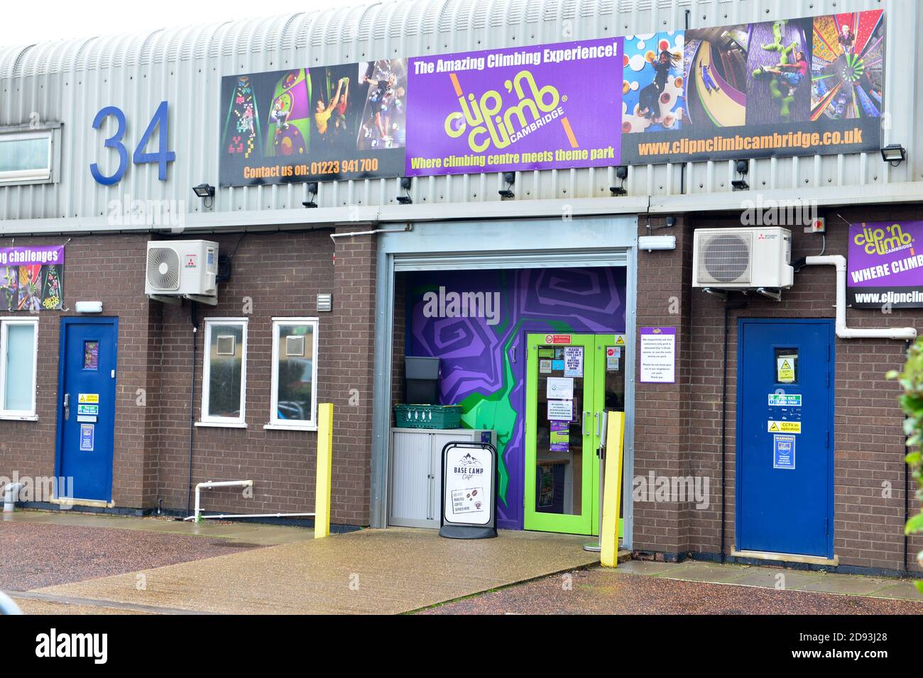 Cambridge UK, England , 02-11-2020, ingresso ad un centro di arrampicata per bambini / divertimento al Cambridge Leisure Park Foto Stock