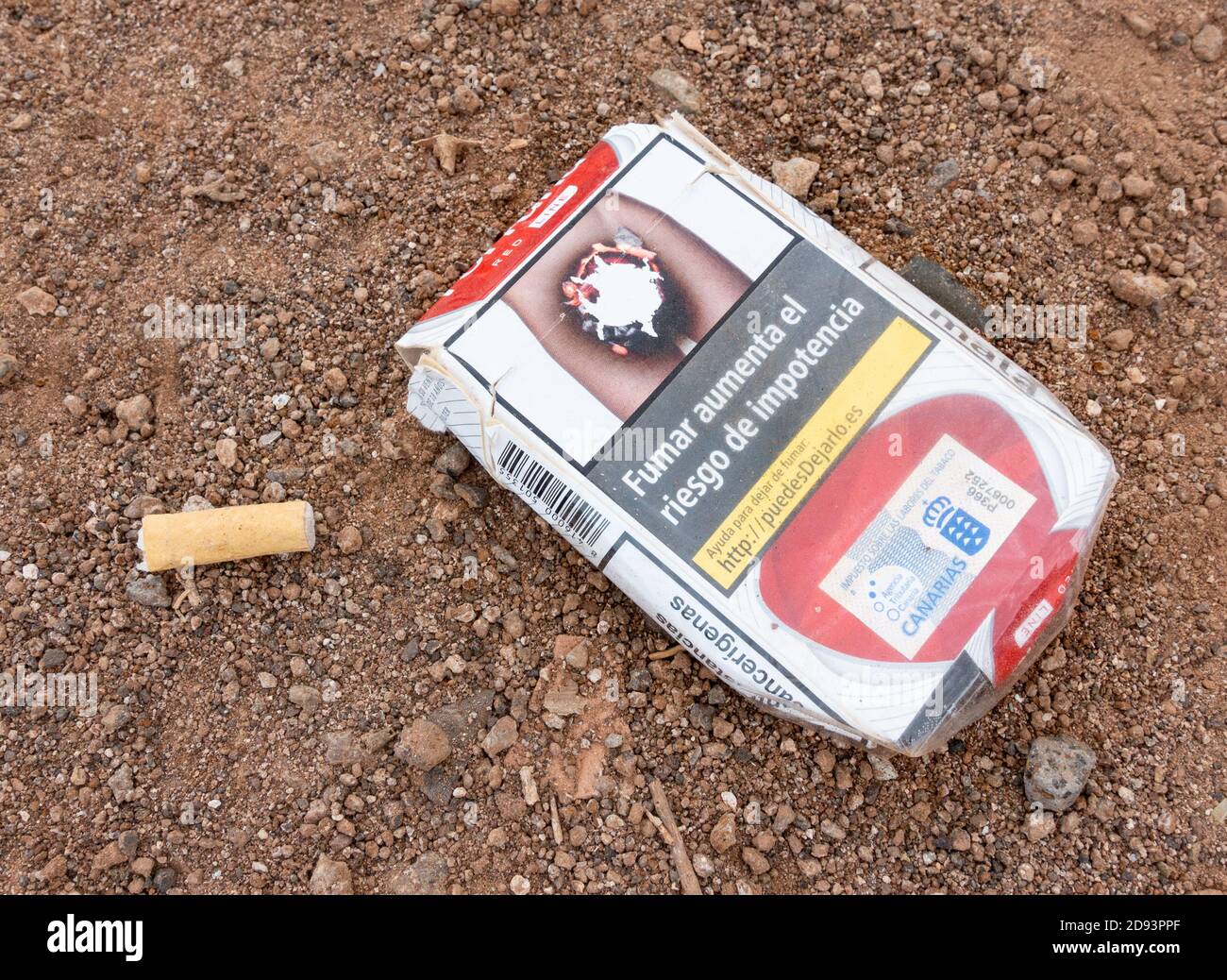 Immagine grafica, avviso di salute su pacchetto vuoto di sigarette in Spagna Foto Stock