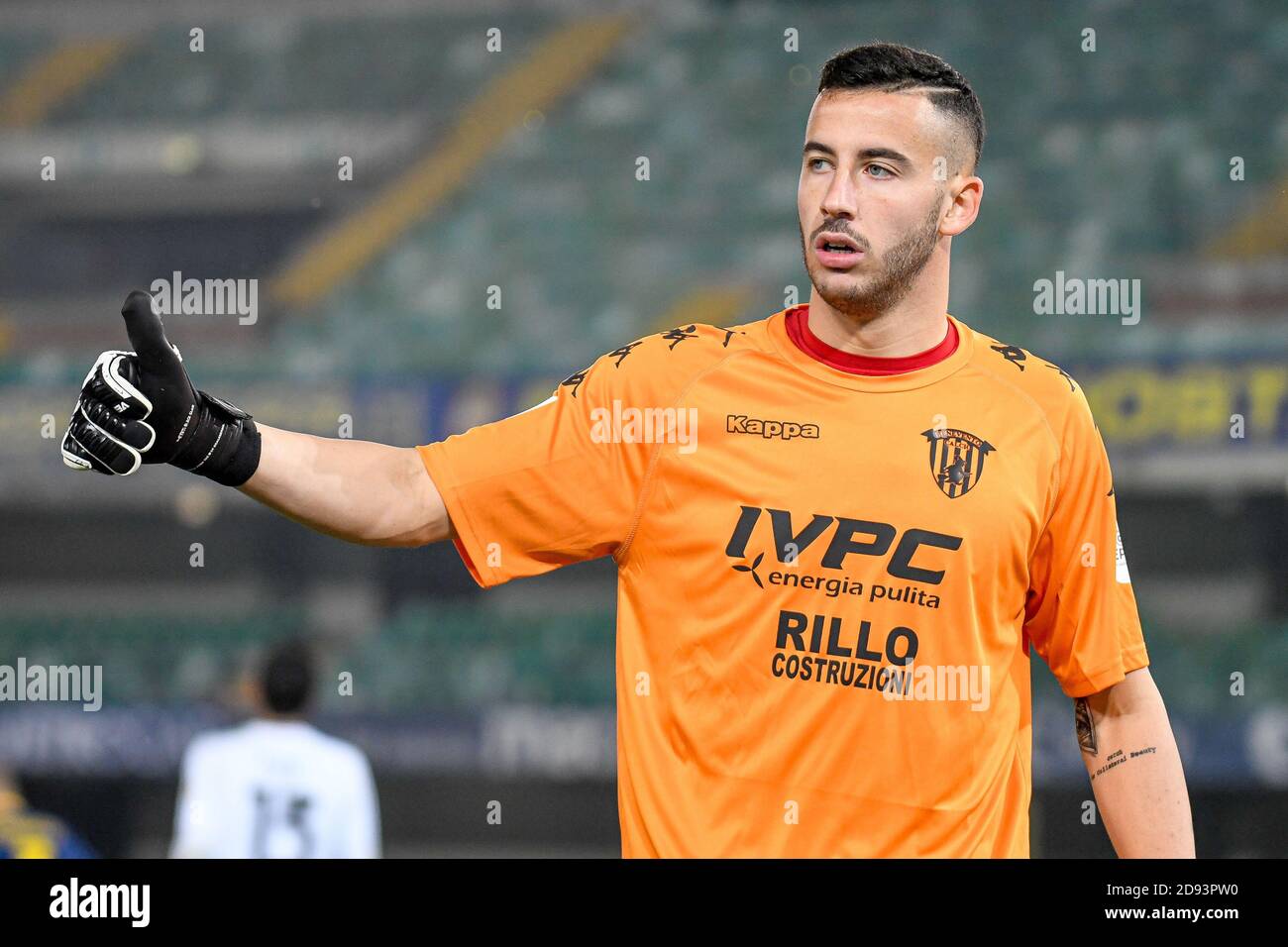 Stadio Marcantonio Bentegodi, Verona, Italia, 02 Nov 2020, Lorenzo Montipò (Benevento) durante Hellas Verona vs Benevento Calcio, Calcio italiano Serie A match - Credit: LM/Ettore Griffoni/Alamy Live News Foto Stock