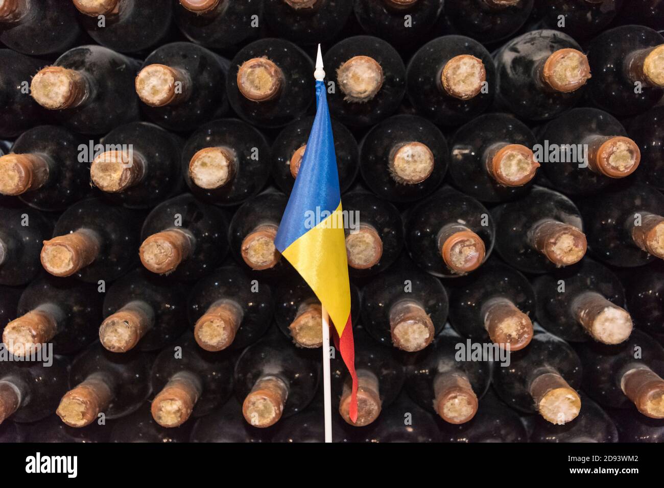 Bottiglie di vino nelle cantine sotterranee dell'azienda vinicola Cricova, Chisinau, Moldavia Foto Stock