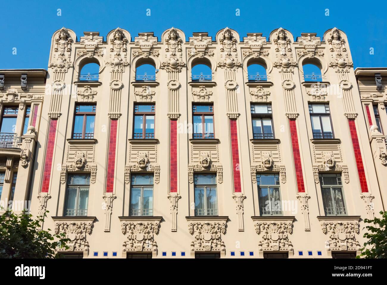 Edificio in stile Art Nouveau nella città vecchia di riga, Lettonia Foto Stock