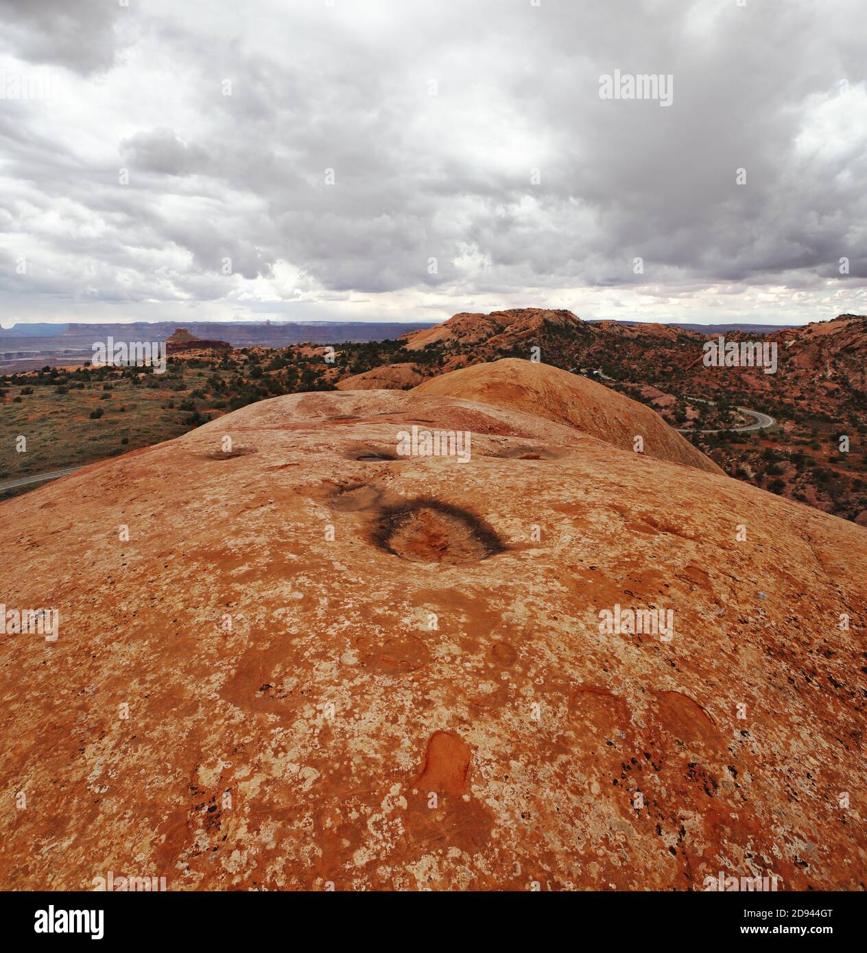 Vista spettacolare dalla grande roccia di arenaria rossa del Canyonlands National Park, Utah, USA Foto Stock
