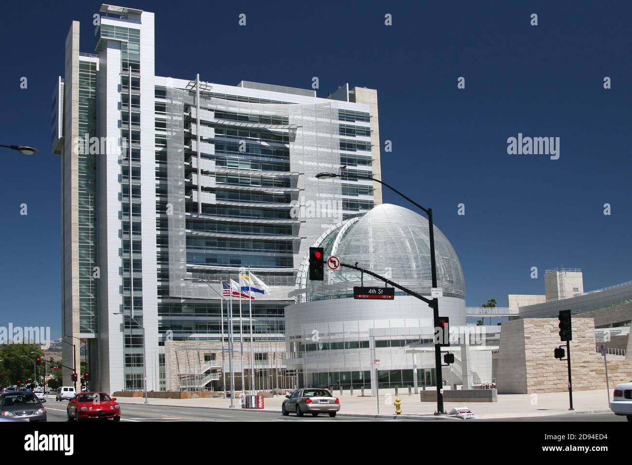 Vista diurna della torre e della cupola del San Complesso civico del municipio di Jose di Richard Meier Partners Architects Foto Stock