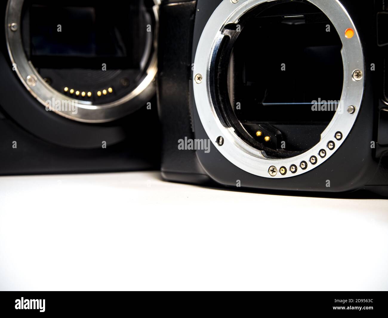 Vista frontale della fotocamera reflex corpo metallico a baionetta per montaggio a lente PK E CA senza obiettivo Foto Stock