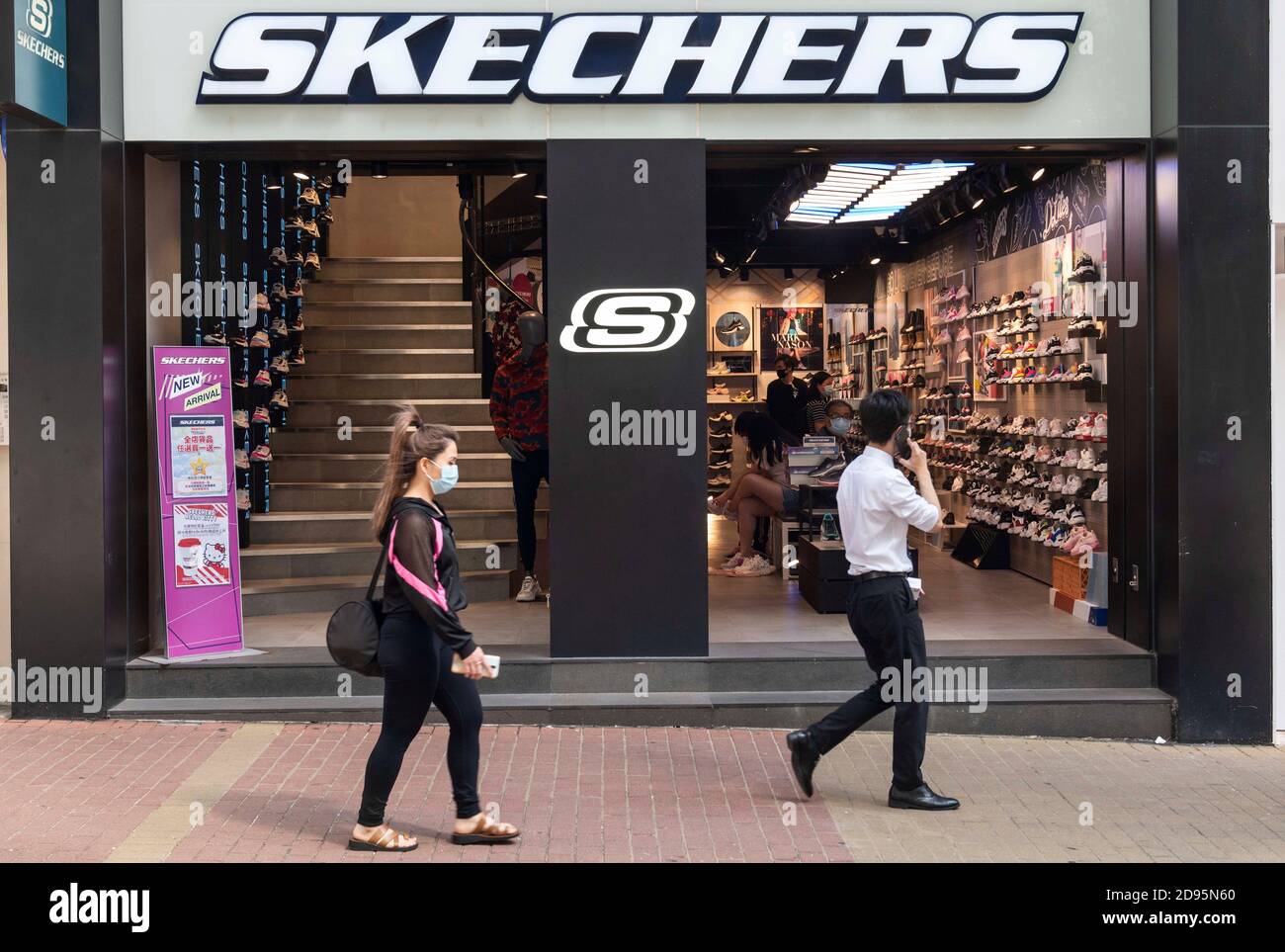 Negozio scarpe skechers hot sale