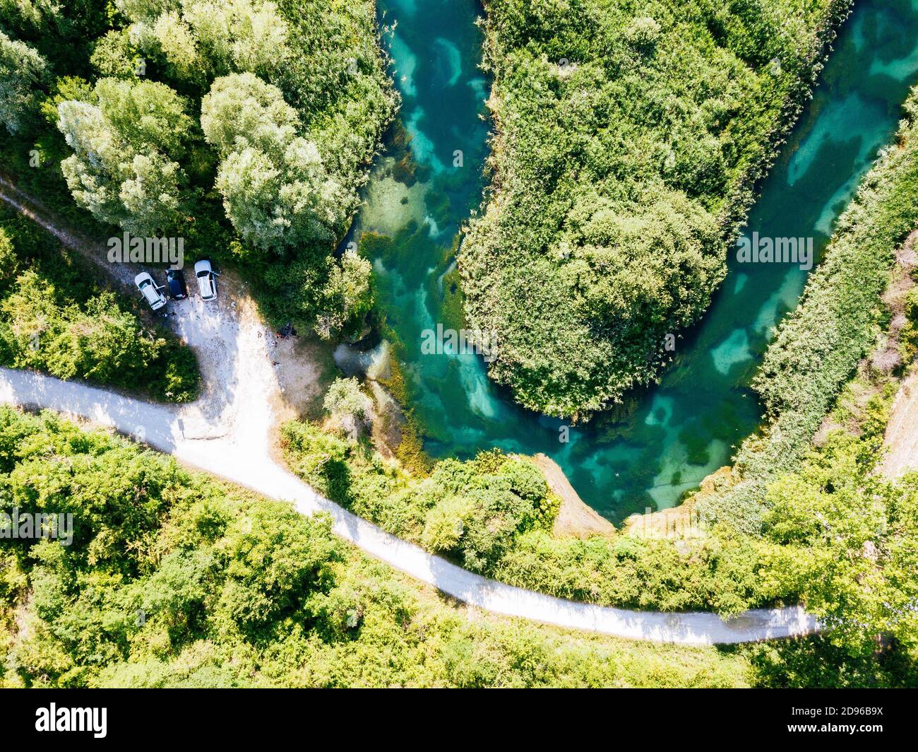 Tirino, fiume in Abruzzo, Italia meridionale. Vista aerea Foto Stock