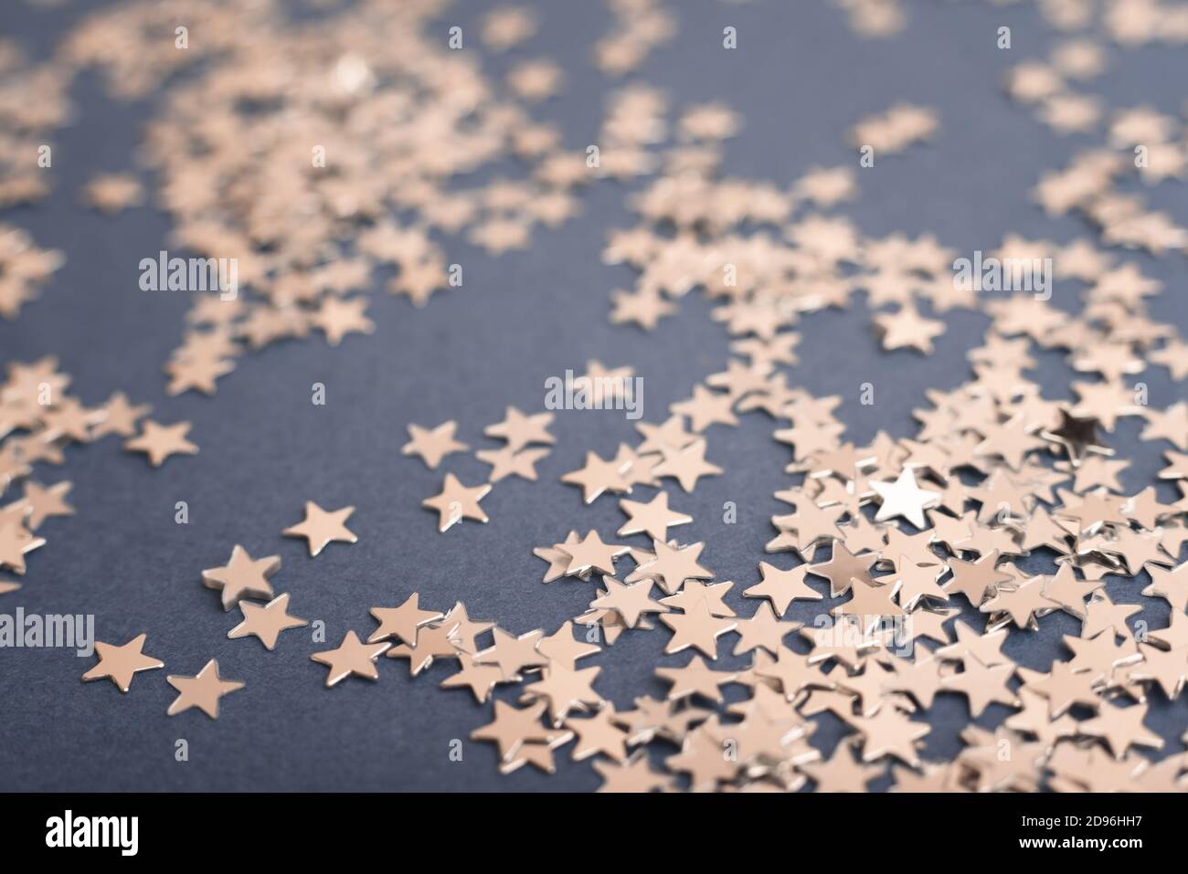 Splendide stelle sparse su uno sfondo scuro. Foto Stock