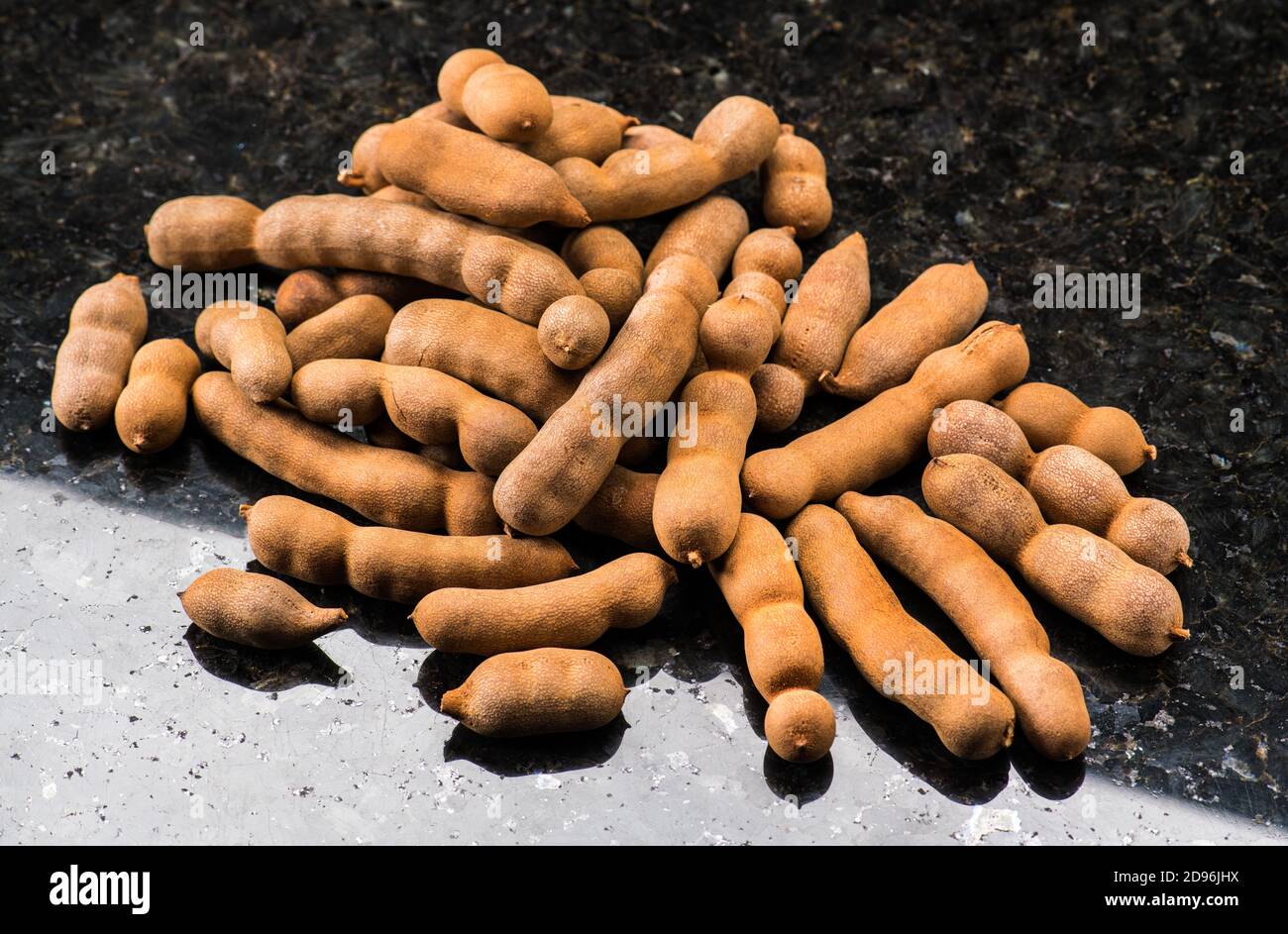 frutta fresca di tamarindo Foto Stock