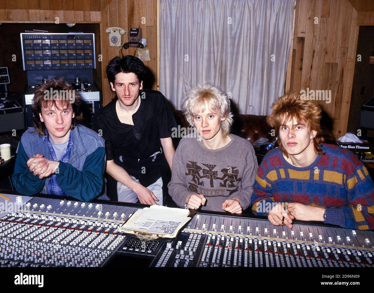 La teen pop band inglese Kajagoogoo registra il loro secondo album Islands presso gli studi di registrazione Manor di Oxforshire. Foto Stock