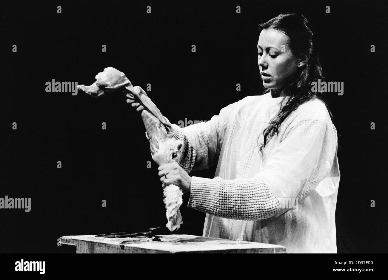 Jenny Agutter (Grace Gross) nel CORPO di Nick Darke alla Royal Shakespeare Company (RSC), The Pit, Barbican Center, London EC2 29/04/1983 design: Dermot Hayes illuminazione: Michael Calf regista: Nick Hamm Foto Stock