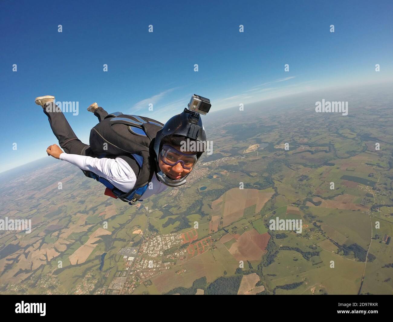 Sky diving divertente ragazza nera Foto Stock