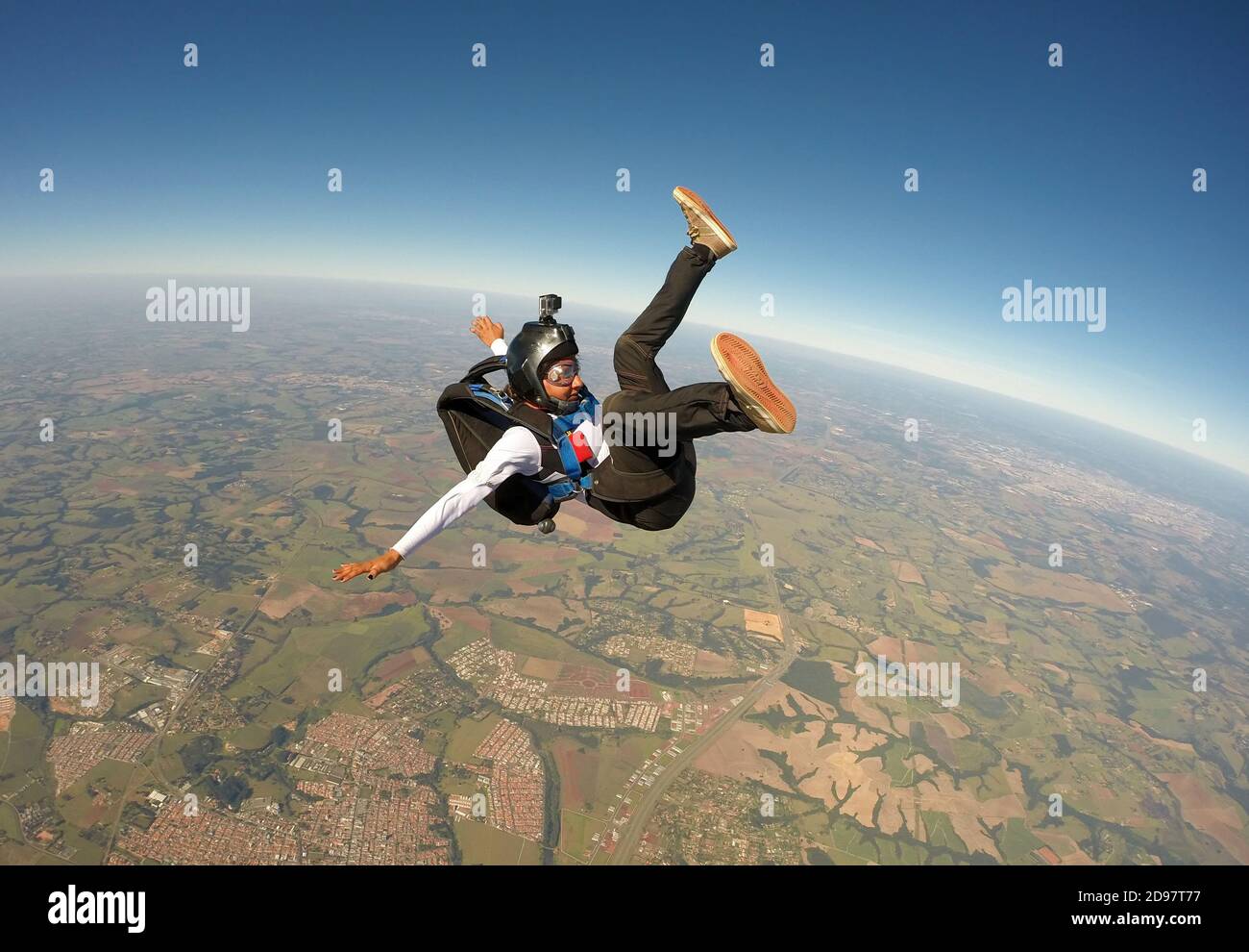 Sky diving divertente ragazza nera Foto Stock