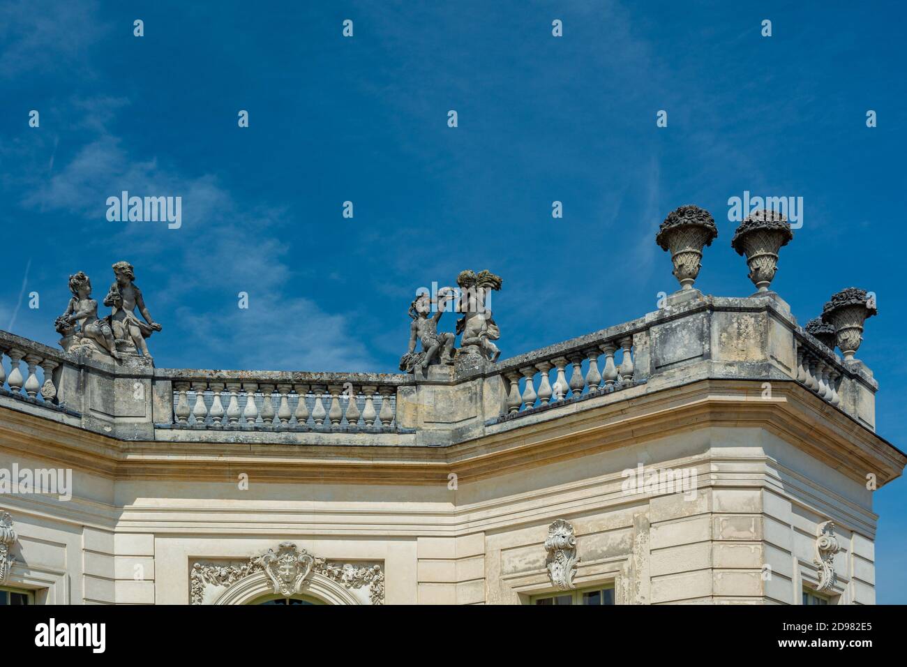 Versailles, Francia - 28 agosto 2019 : Padiglione francese e Giardino francese al Petit Trianon nella tenuta di Maria Antonietta. Foto Stock