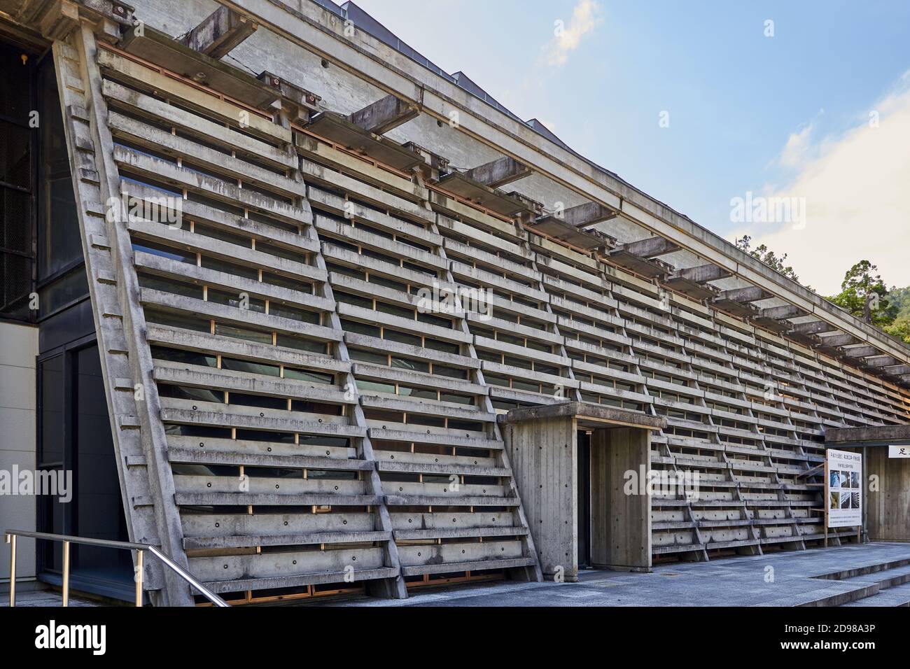 Izumo Grand Shrine Administration Building, progettato da Kikutake Kiyonori (1963), ora demolito; Izumo, Prefettura di Shimane, Giappone Foto Stock