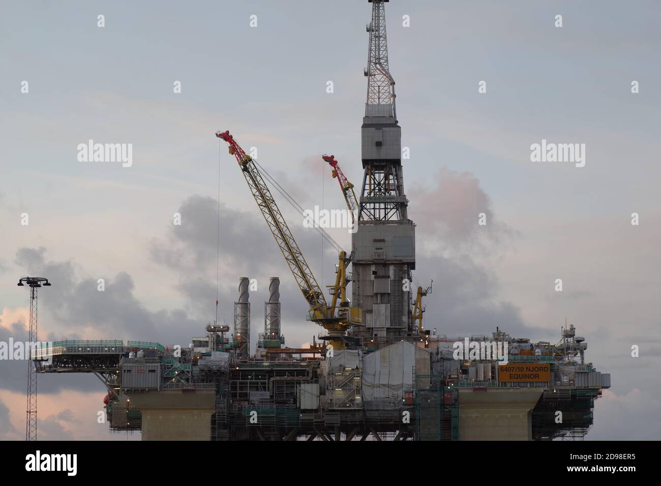 Equinor / Statoil platform Njord Block 6407/10 in Kvaerner Stord Leirvik yard, Norvegia / Norge / Noreg Foto Stock