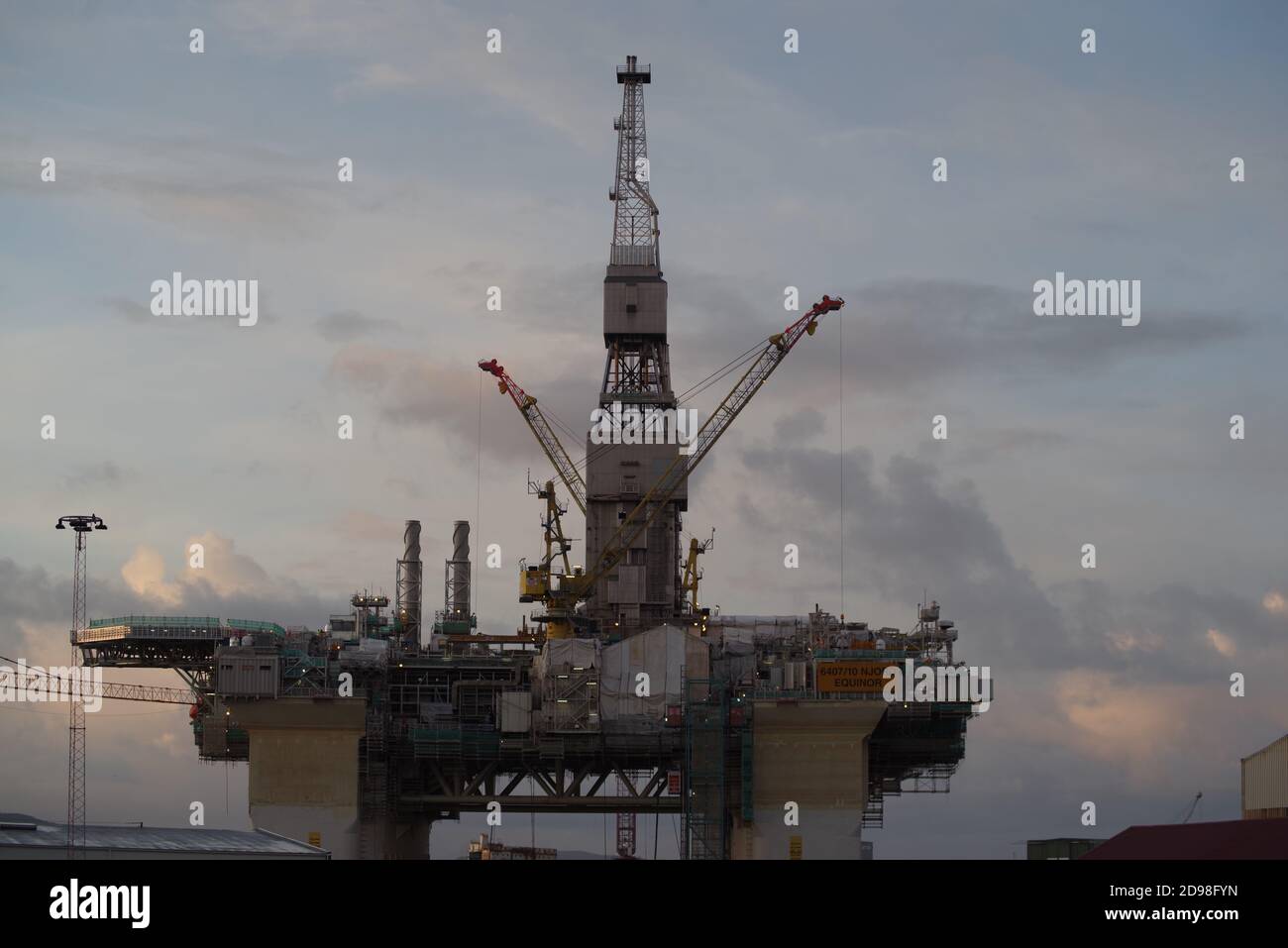 Equinor / Statoil platform Njord Block 6407/10 in Kvaerner Stord Leirvik yard, Norvegia / Norge / Noreg Foto Stock