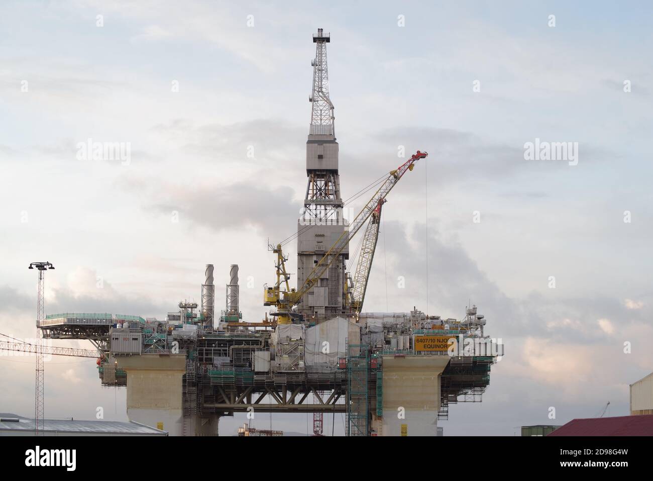 Equinor / Statoil platform Njord Block 6407/10 in Kvaerner Stord Leirvik yard, Norvegia / Norge / Noreg Foto Stock