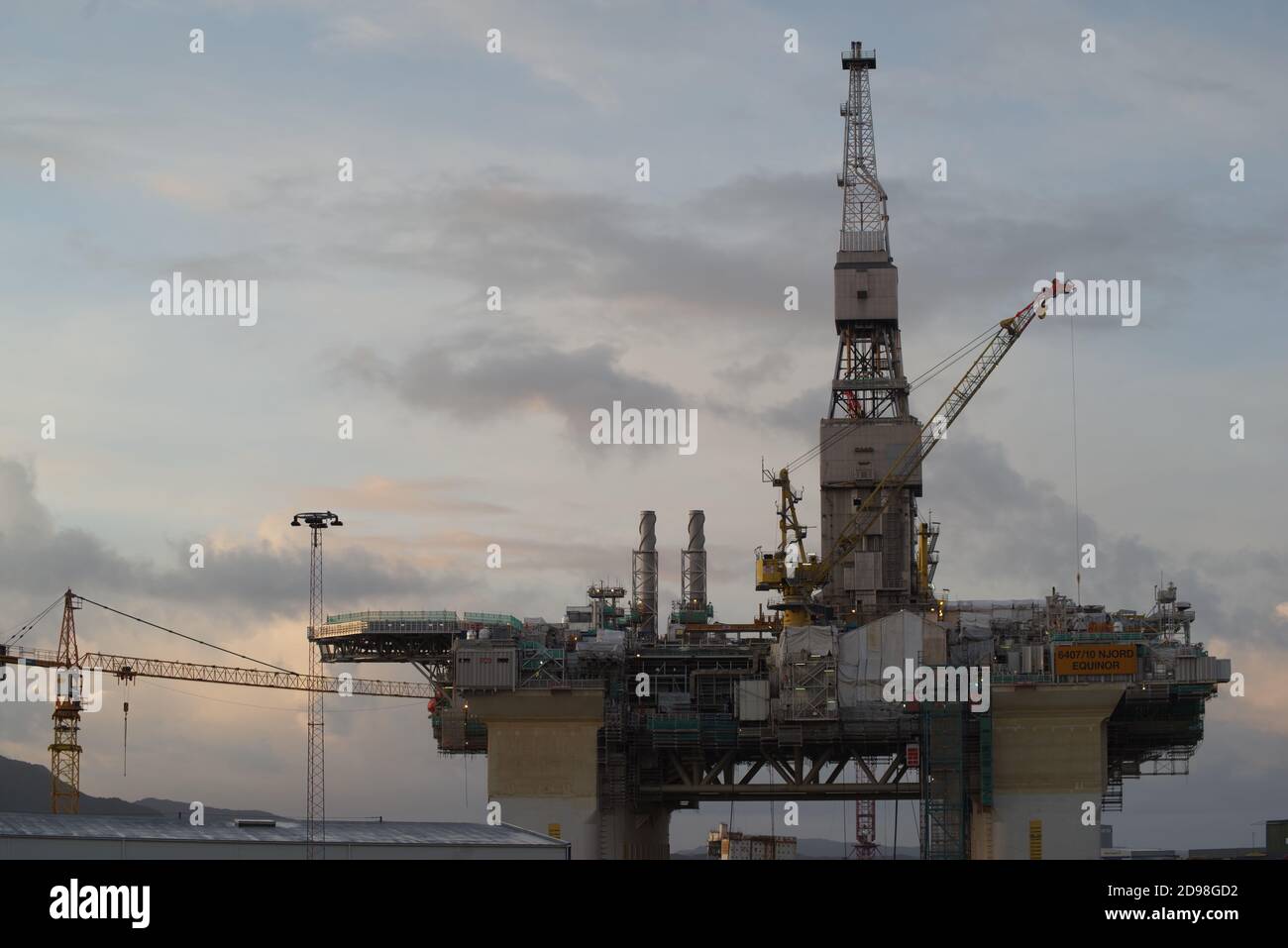 Equinor / Statoil platform Njord Block 6407/10 in Kvaerner Stord Leirvik yard, Norvegia / Norge / Noreg Foto Stock