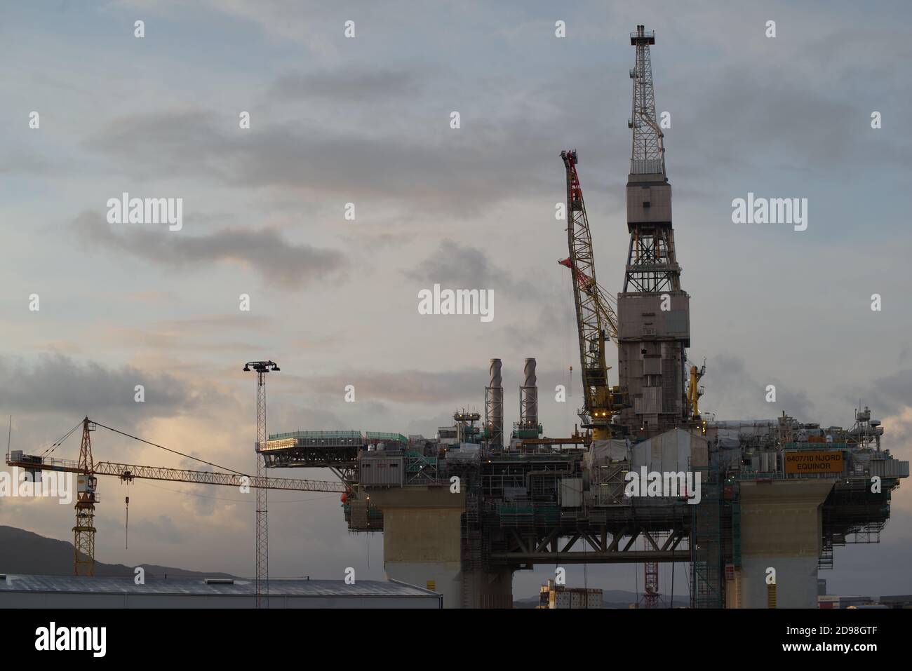 Equinor / Statoil platform Njord Block 6407/10 in Kvaerner Stord Leirvik yard, Norvegia / Norge / Noreg Foto Stock