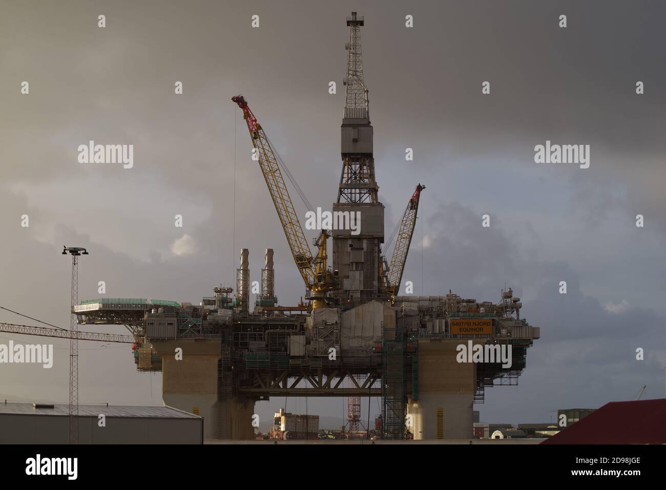 Equinor / Statoil platform Njord Block 6407/10 in Kvaerner Stord Leirvik yard, Norvegia / Norge / Noreg Foto Stock