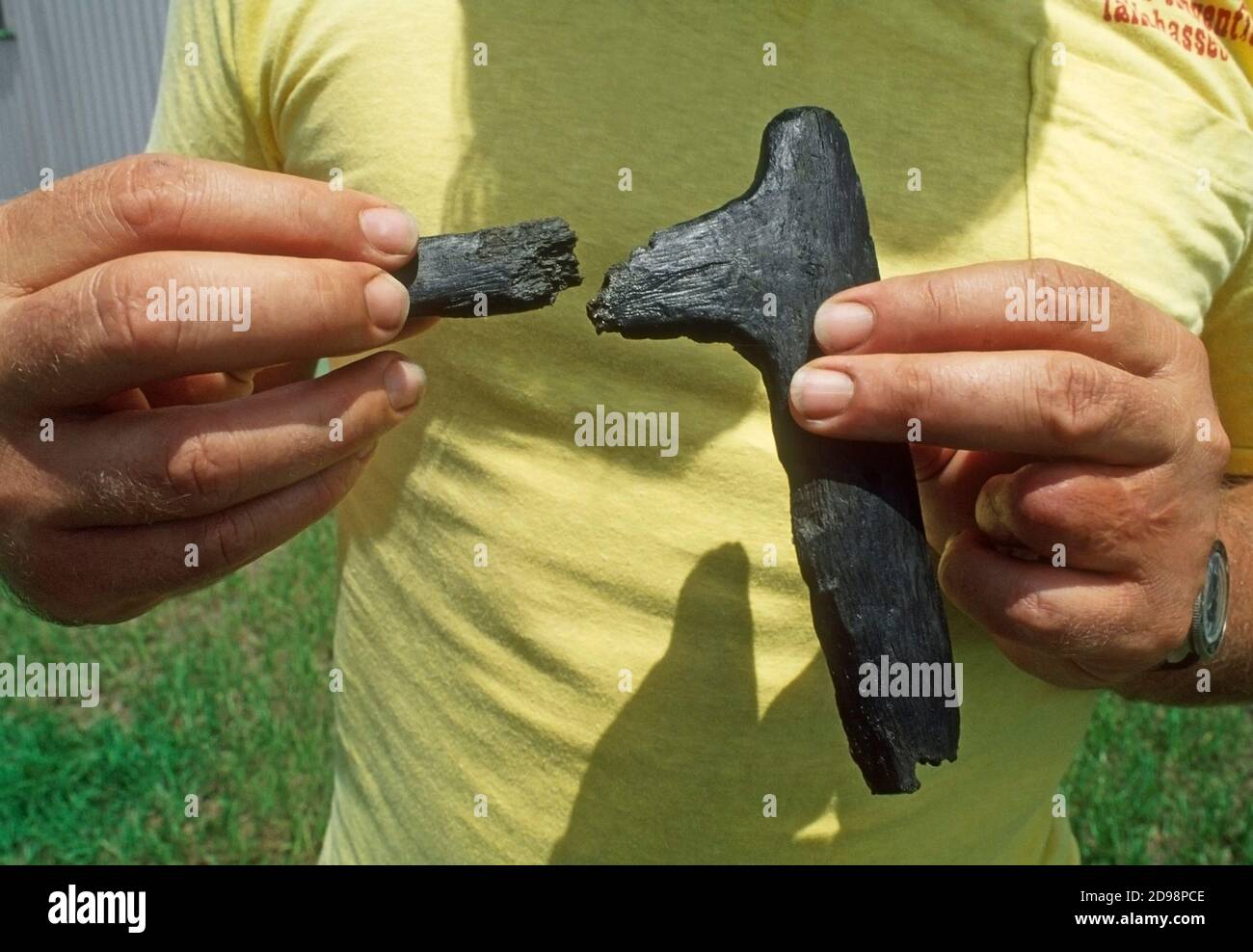 Un artefatto preistorico boomerang trovato in un sito archeologico nella Florida centrale. Foto Stock