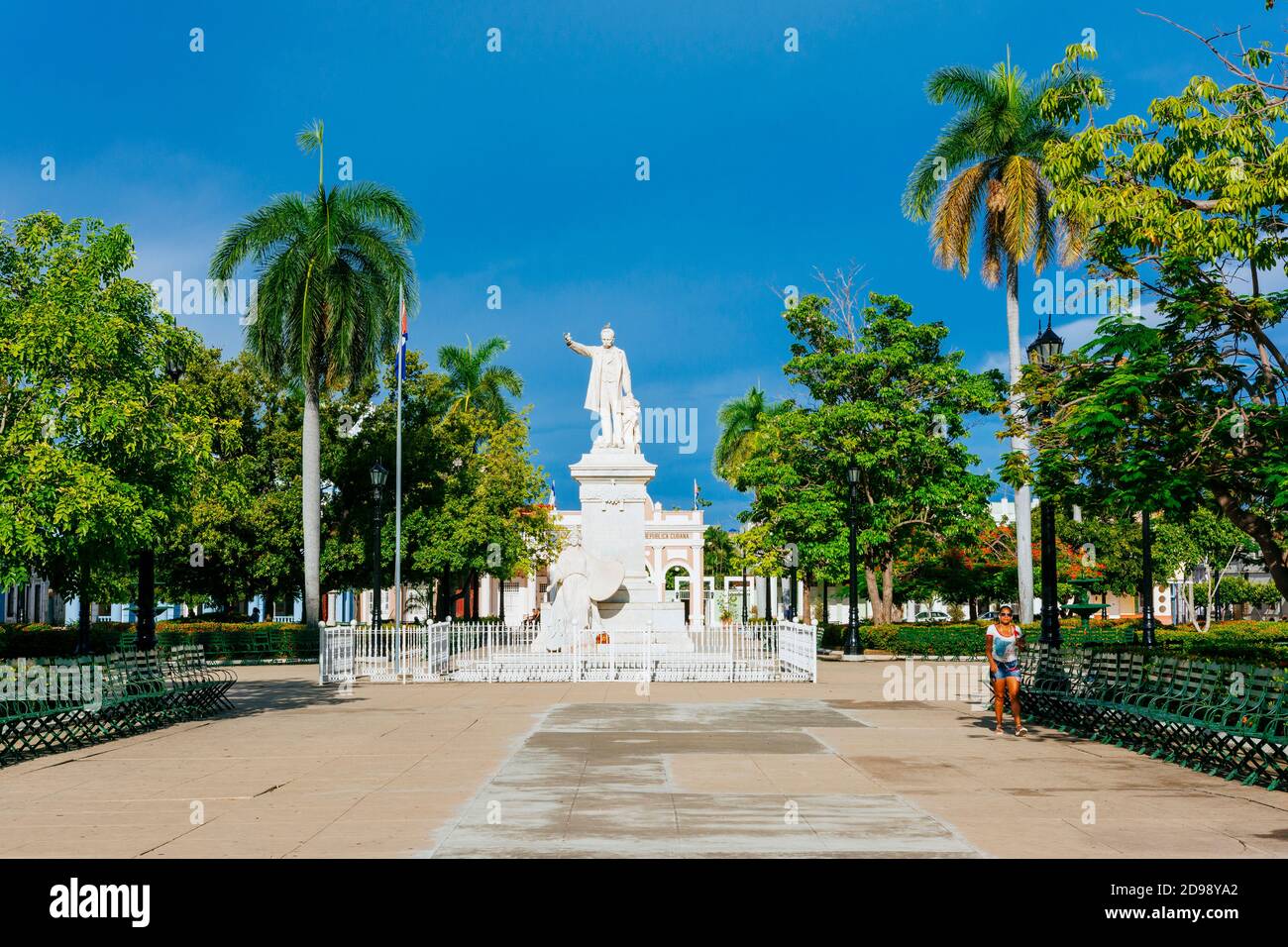 Statua di Jose Martí, rivoluzionario cubano e intellettuale, nel parco di Jose Martí. Cienfuegos, Cuba, America Latina e Caraibi Foto Stock