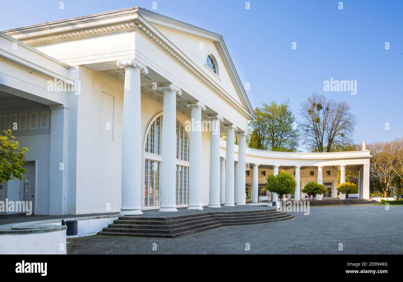 La sala pompe nel parco termale di Bad Oeynhausen. Weser Hills, East Westfalia, North Rhine-Westfalia, Germania, Europa Foto Stock