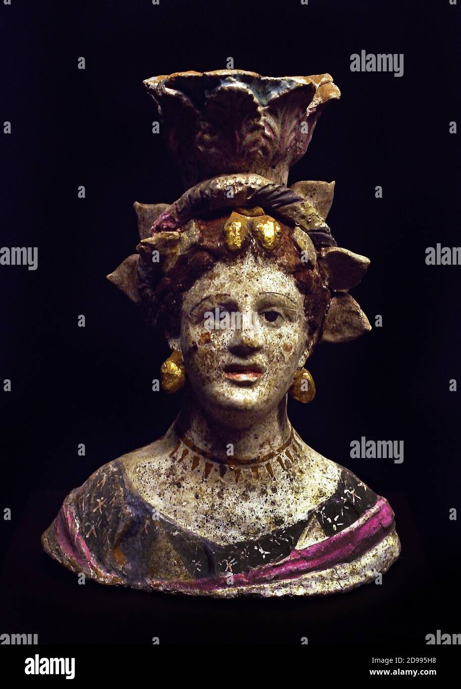 Donna nella sua fineria Terracotta 300-200 AC Canosa , greca, Grecia, Foto Stock