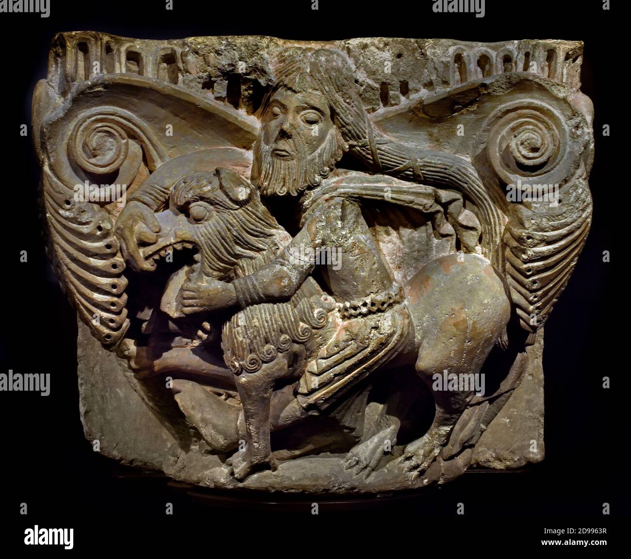 Samson scatenando il Leone. Capitales de la Igelesia del Monasterio - Capitole romaniche della Chiesa del Monastero (Aguilar de Campoo) Palencia. Spagna, Spagnolo, Capitoli in architettura la capitale (dal latino caput, o 'capo') o capitello forma il membro più in alto di una colonna (o un pilaster). Foto Stock