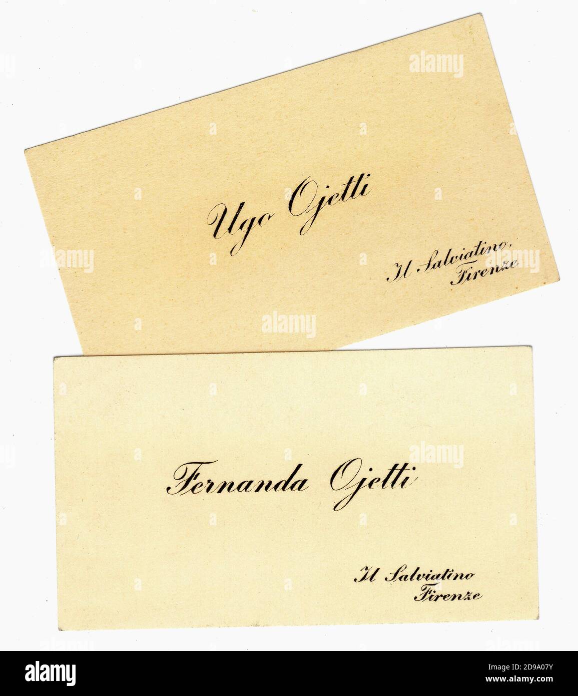 1930,' Villa il Salviatino', Firenze, ITALIA: I' cartes de visit' di UGO OJETTI (1871-1946) e di sua moglie Fernanda (Nanda) Gobba - LETTERATURA - critico - letterato - FASCISMO - giornalista - critico - LETTERATURA - PARTITO FASCISTA - FASCISTA - FASCISMO - biglietto da visita - biglietti - biglietto da visita - biglietti da visita --- Archivio GBB Foto Stock