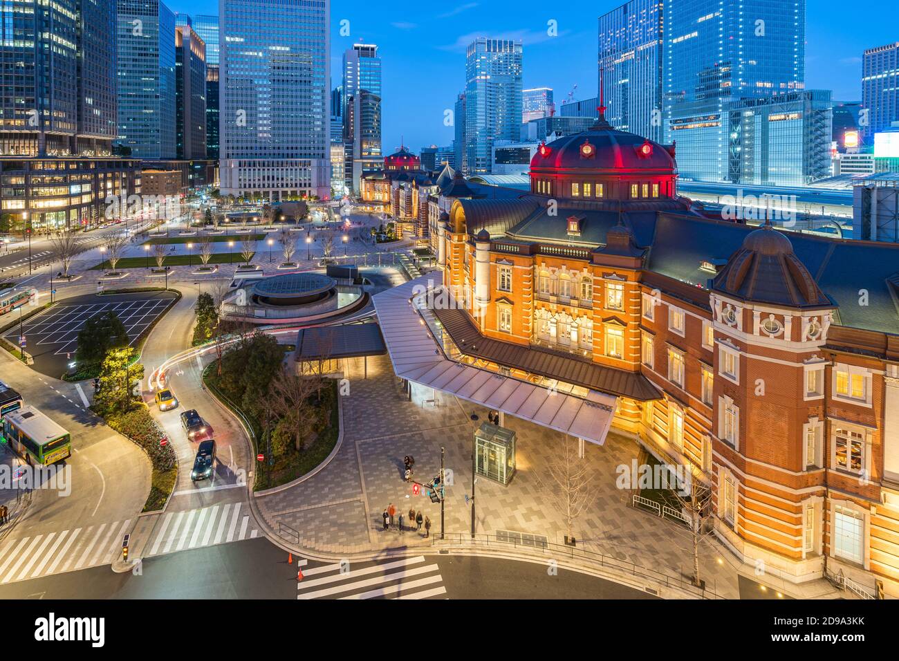 Skyline della città di Tokyo con la stazione di Tokyo in Giappone. Foto Stock