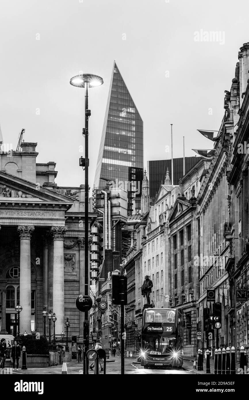 Città di Londra di notte Foto Stock