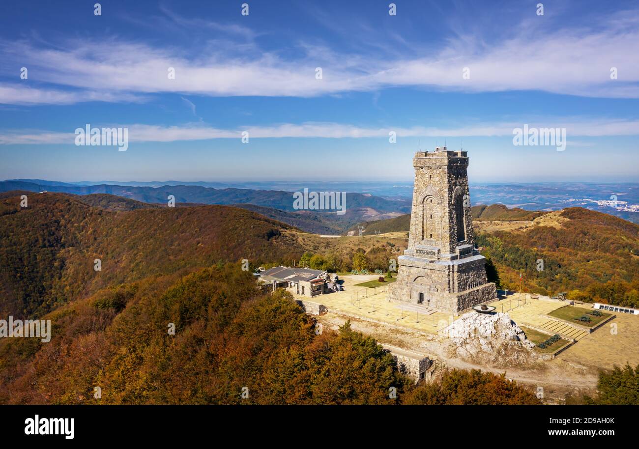 Shipka, Bulgaria 22 Ott 2020: Il Monumento Shipka è una costruzione monumentale, situata sulla cima Shipka nella montagna di Stara Planina. Foto Stock