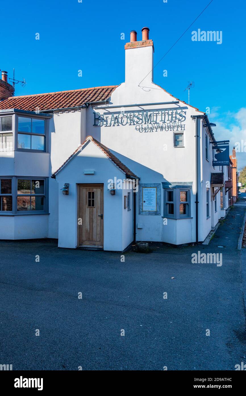 Esterno dei Blacksmiths, Bistro Pub a Clayworth, Retford Foto Stock
