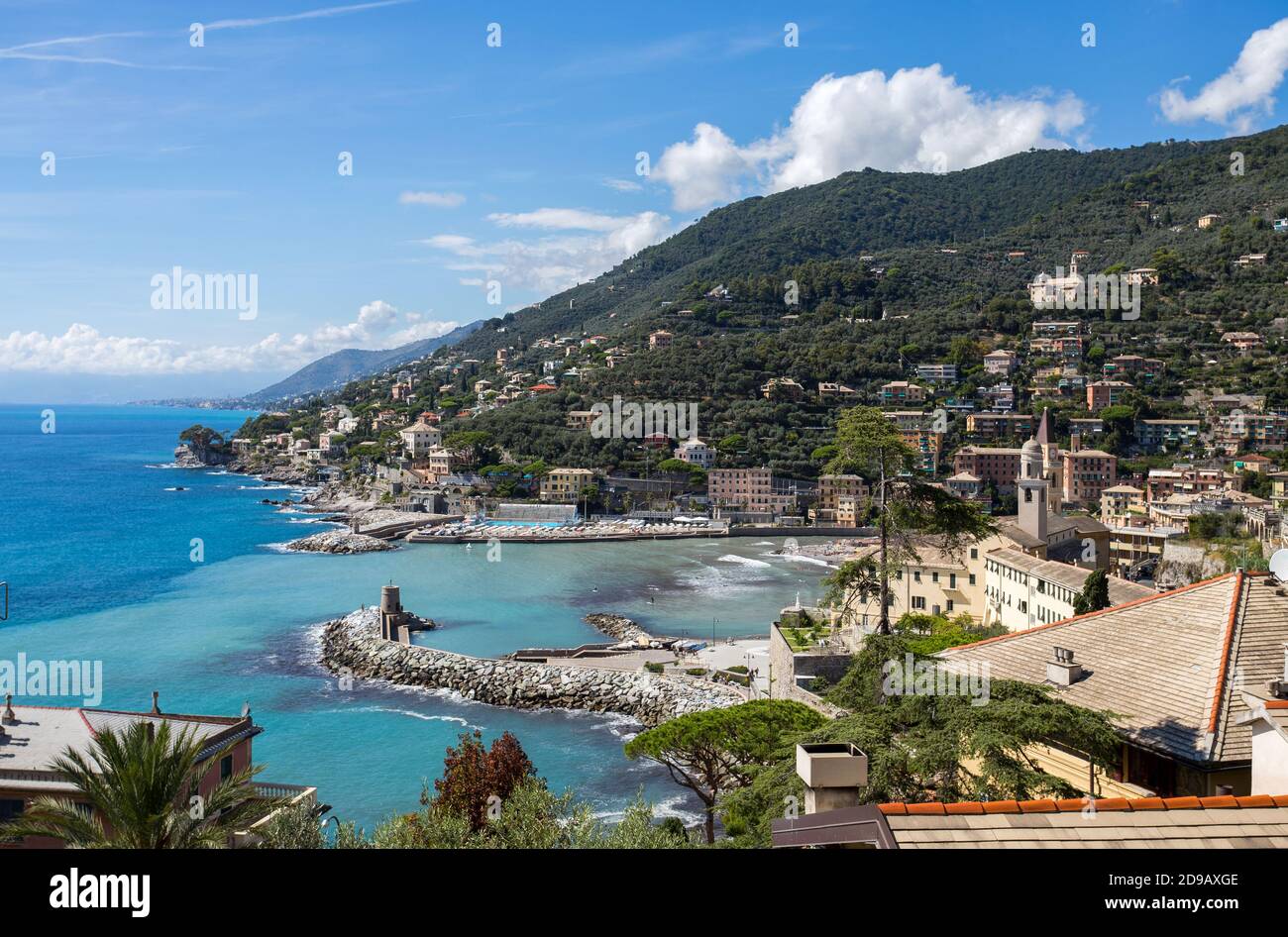 Veduta della città di Recco e della costa ligure, provincia di Genova, Italia Foto Stock