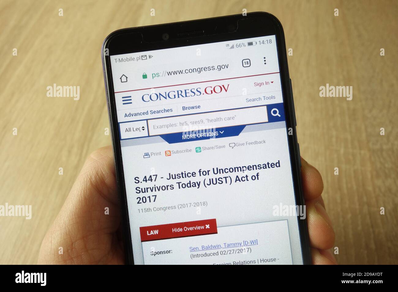 KONSKIE, POLONIA - 18 maggio 2019: Smartphone portatile con Congress.gov sito web con informazioni su 447 BASTA agire sullo schermo Foto Stock