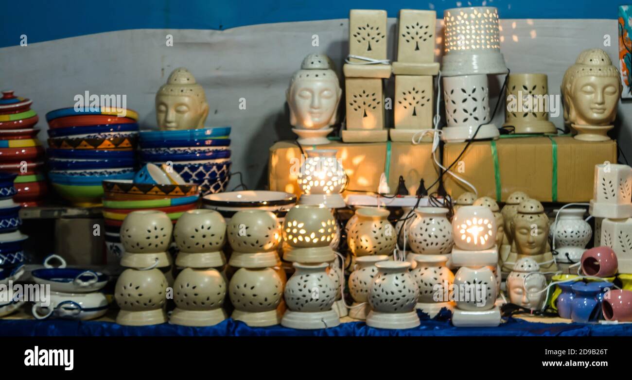 Lampade per paralumi artigianali in fiera di diwali Foto Stock