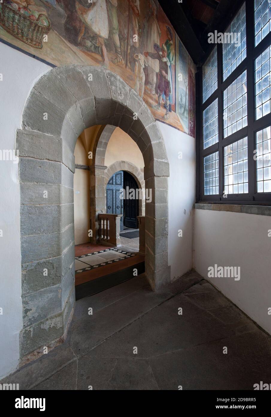 Chiusi della Verna, Arezzo, 2020 ottobre 30: Il Corridoio della porta delle Stimmate, all'ingresso del Santuario Francescano di la Verna. Foto Stock