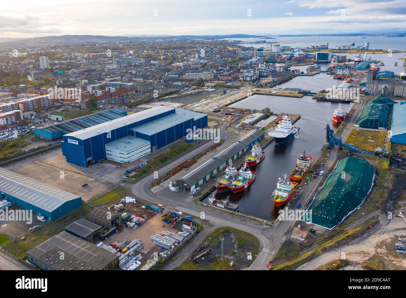Vista aerea del porto di Forth Ports di Leith in Scozia, Regno Unito Foto Stock