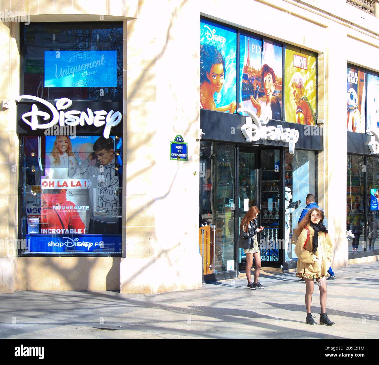 Parigi, Francia. 15 Marzo 2020.Disney store.Toy store della famosa controllata 'Walt disney Company'. Situato sul viale più bello del mondo, Foto Stock