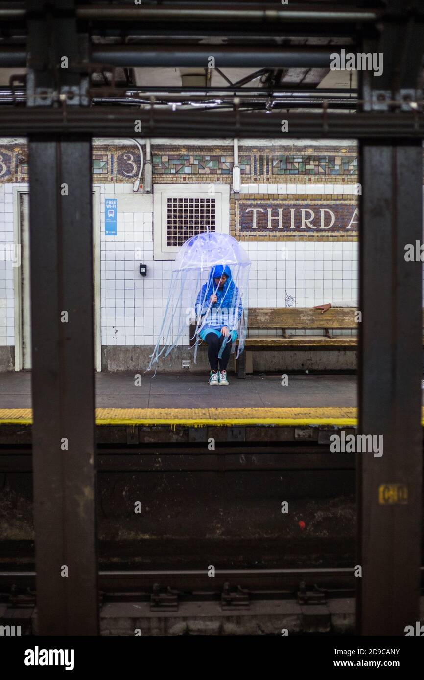 Halloween si celebra negli Stati Uniti il 31 ottobre. Il nome "Halloween" deriva da "Eva di tutti i Santi", o il giorno prima del giorno di tutti i Santi, un tradizionale giorno santo per i cristiani. Le celebrazioni includono feste in costume e trick-or-treating. STATI UNITI. Foto Stock