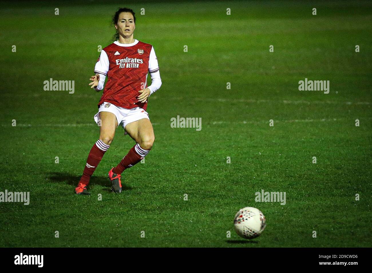 Lotte Wubben Moy of Arsenal passa la palla durante la partita della Coppa FEMMINILE della fa tra le Lionesses di Londra e l'Arsenal a Princes Park, Dartford, mercoledì 4 novembre 2020. (Credit: Tom West | MI News) Credit: MI News & Sport /Alamy Live News Foto Stock