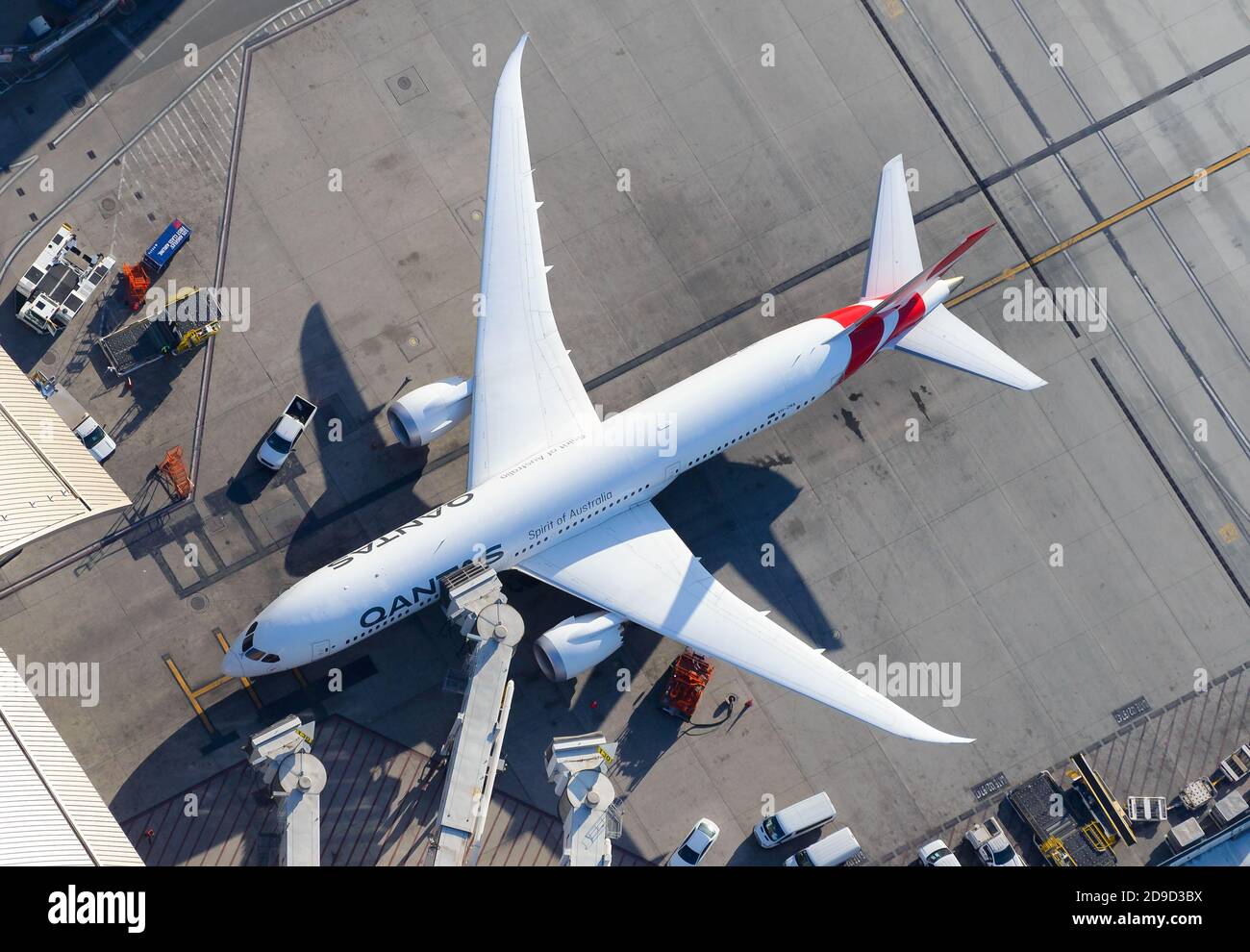 Vista aerea dell'aereo Qantas Airways Boeing 787. Vista dall'alto dell'aeromobile Qantas Dreamliner VH-ZNA. Compagnia aerea dall'Australia. Foto Stock