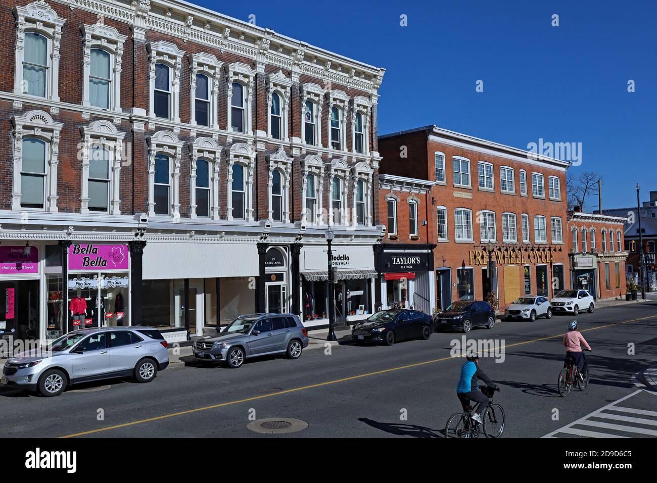 Hamilton, Ontario, Canada - piccola area commerciale della strada principale della citta' con edifici ben conservati del diciannovesimo secolo. Foto Stock